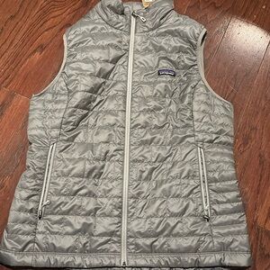 Patagonia Women’s Nano Puff Vest XL NWT